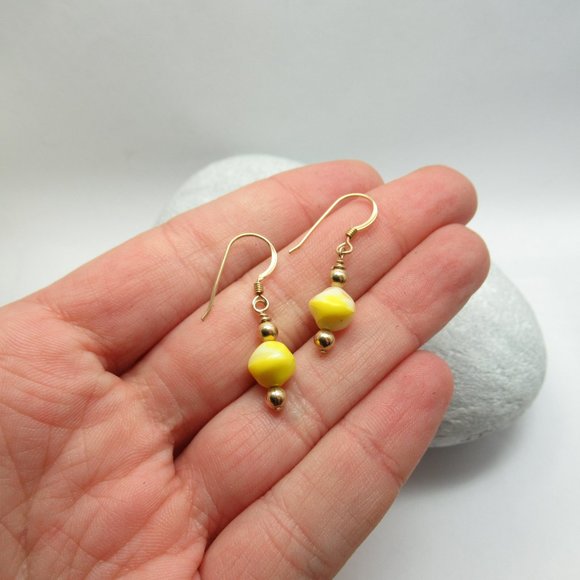 Uranium glass bead earrings - Picture 8 of 16